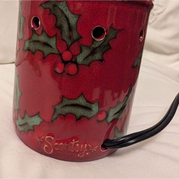 Scentsy Merry🌲 Berry Full Size Scentsy Warmer - Picture 2 of 7